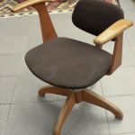 957 4011 SWIVEL CHAIR